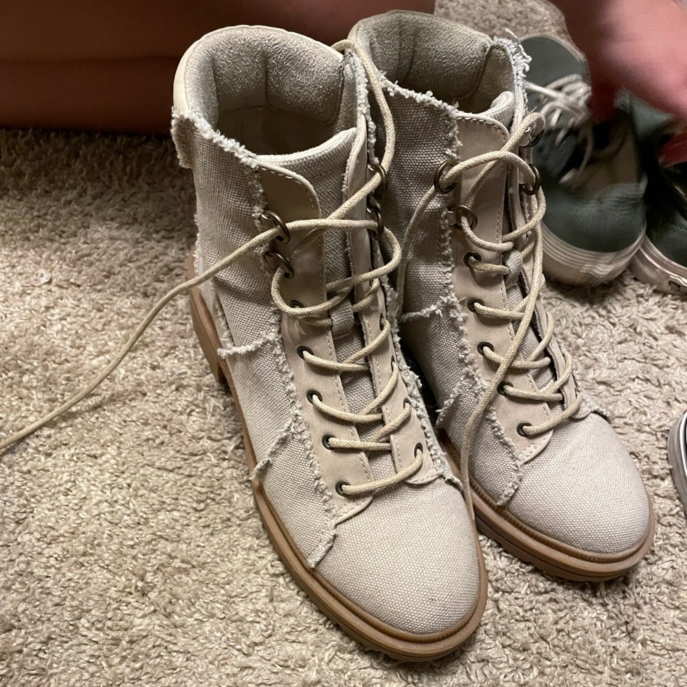 Rocket dogs boots